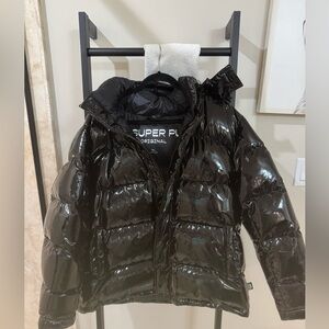 ARITZIA Super Puffer Jacket in Shiny Black